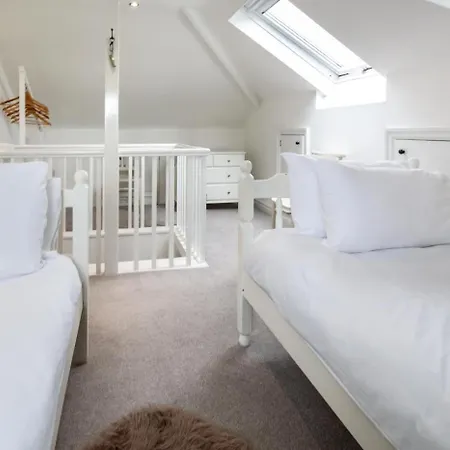 4 Bed In Oc-ds1007 Holiday home